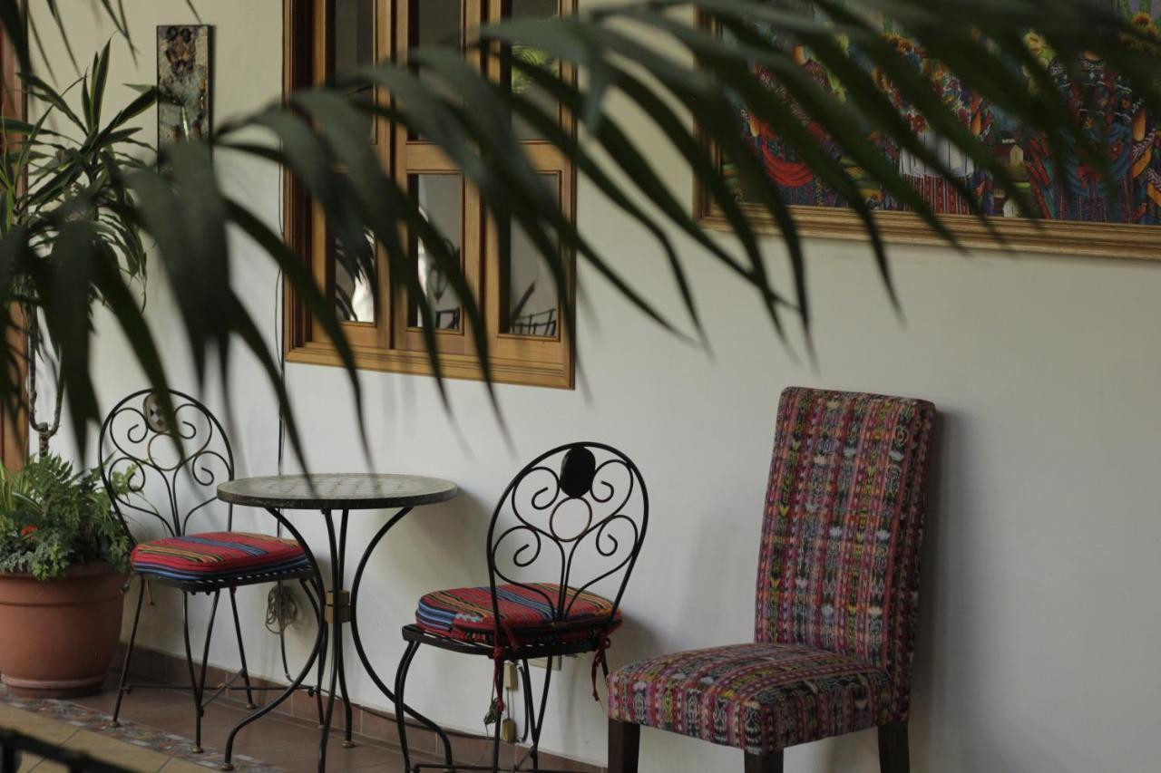 Hotel Y Jardines Casa Buho 안티구아 과테말라 외부 사진