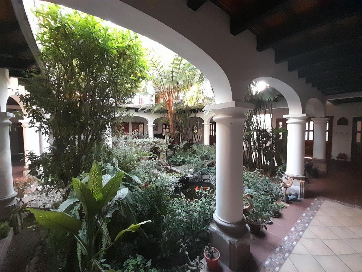 Hotel Y Jardines Casa Buho 안티구아 과테말라 외부 사진