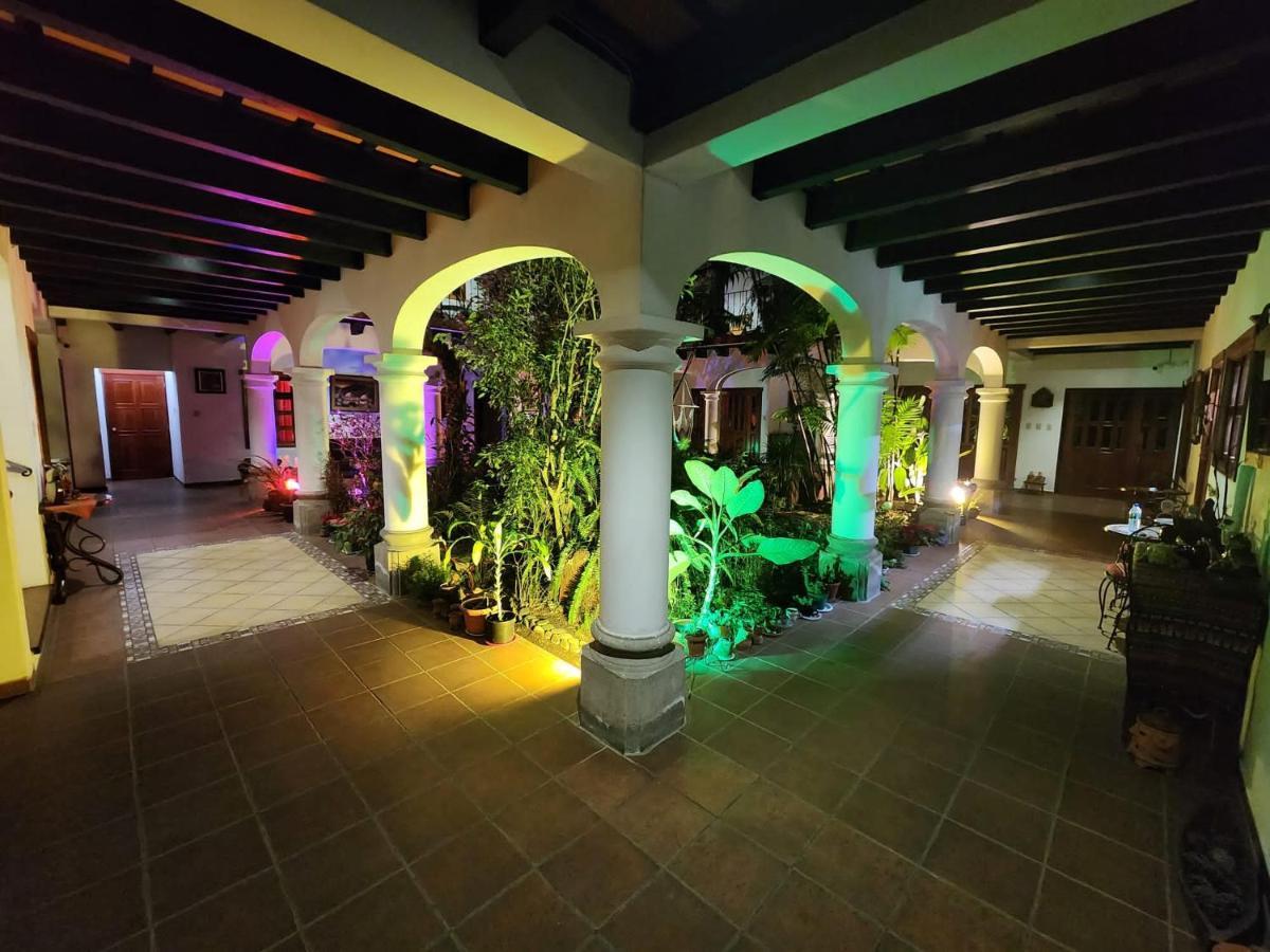 Hotel Y Jardines Casa Buho 안티구아 과테말라 외부 사진