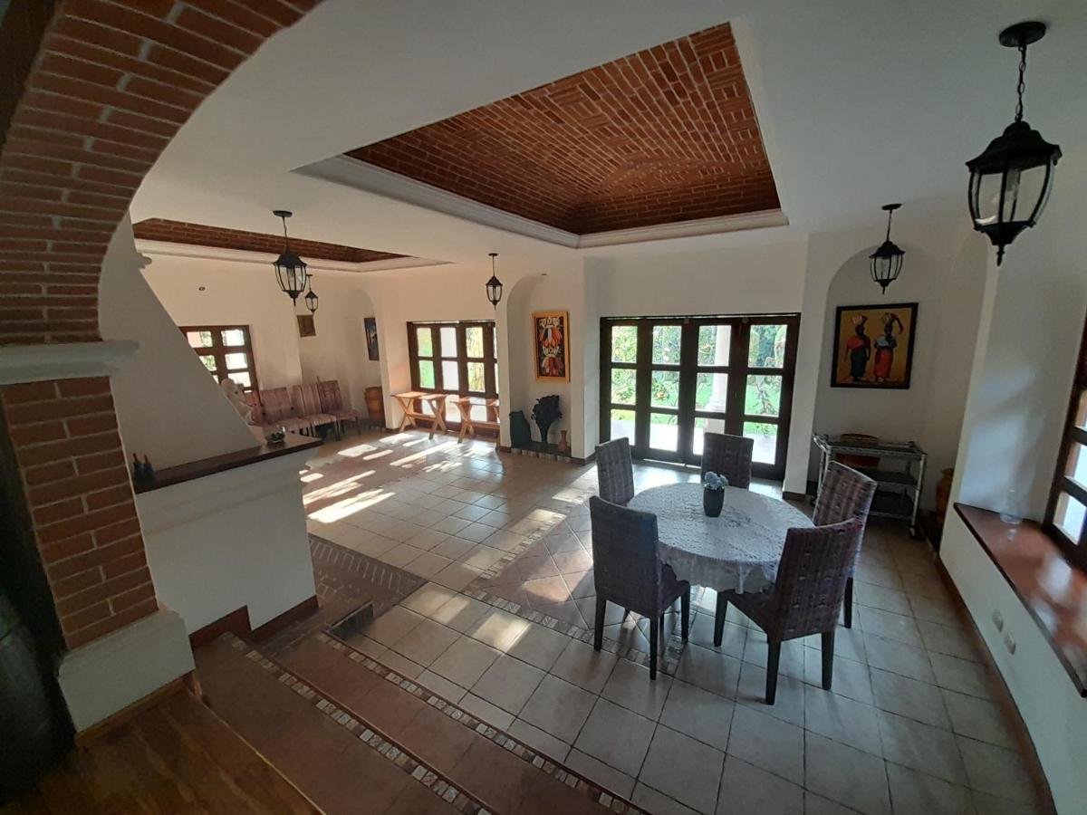 Hotel Y Jardines Casa Buho 안티구아 과테말라 외부 사진