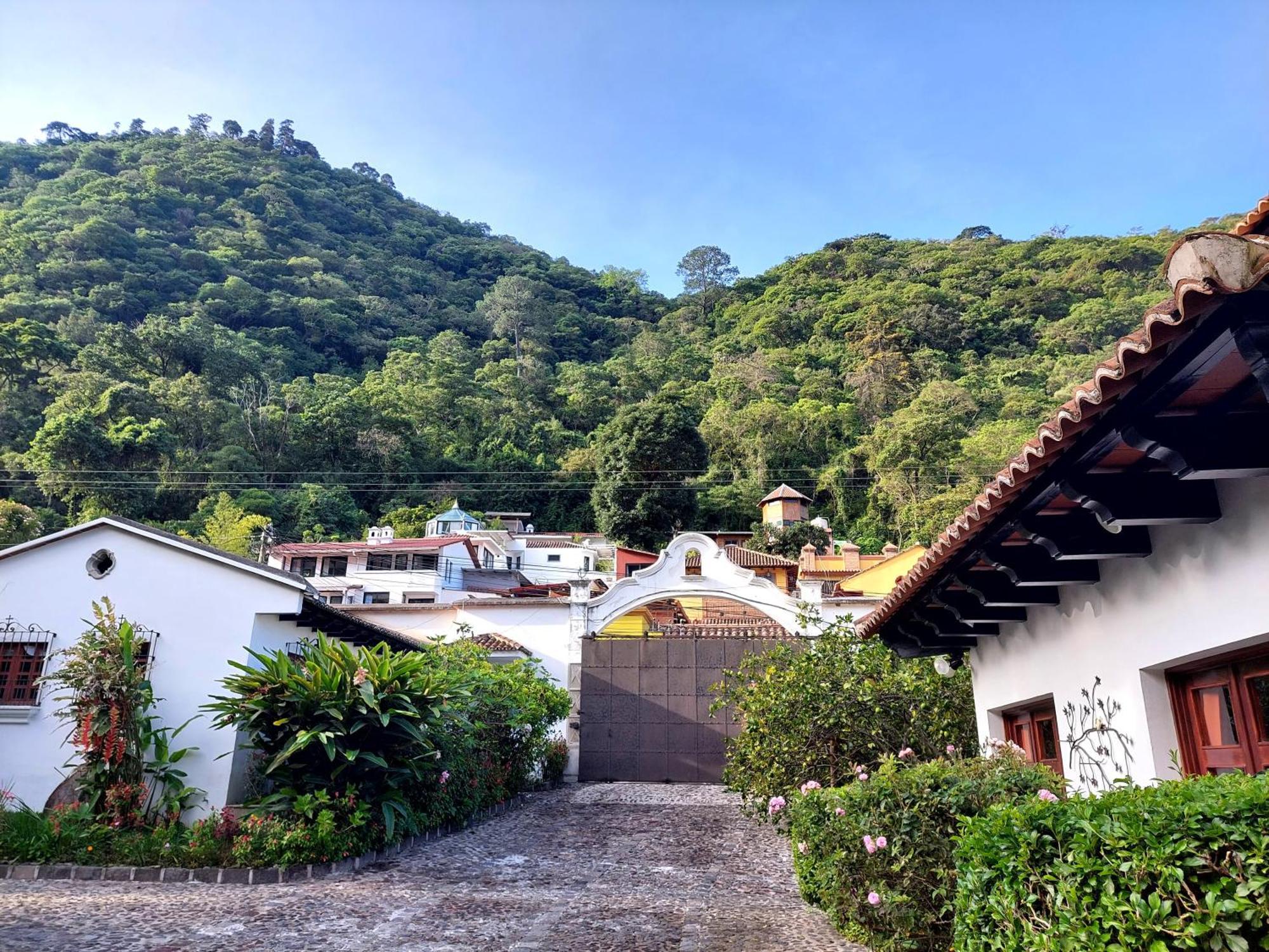 Hotel Y Jardines Casa Buho 안티구아 과테말라 외부 사진