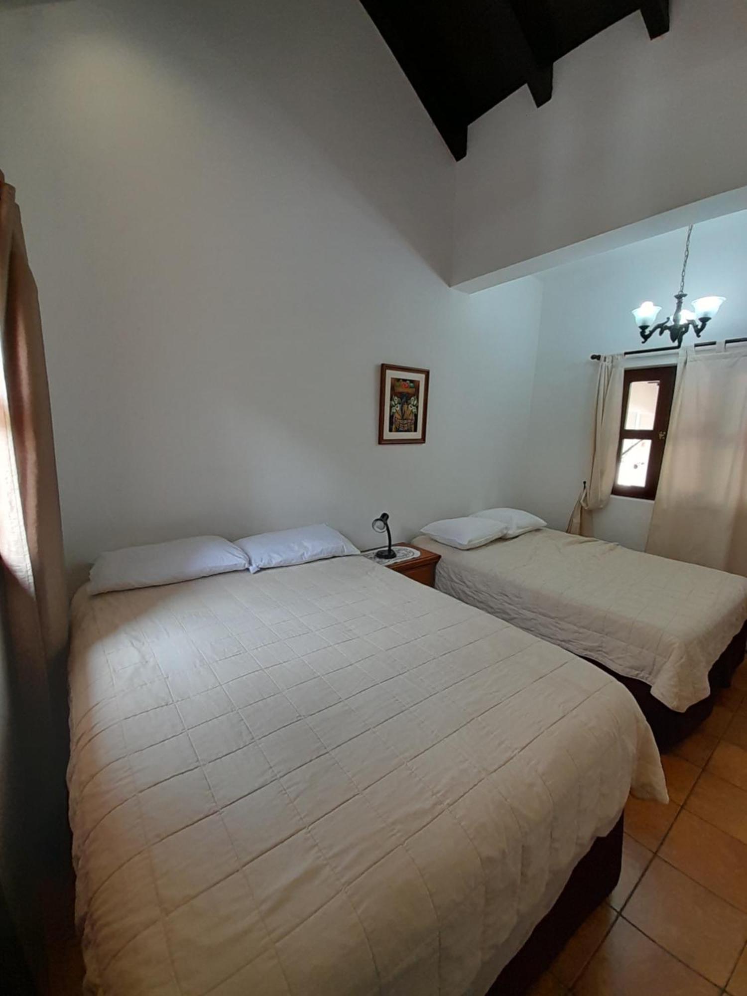 Hotel Y Jardines Casa Buho 안티구아 과테말라 외부 사진