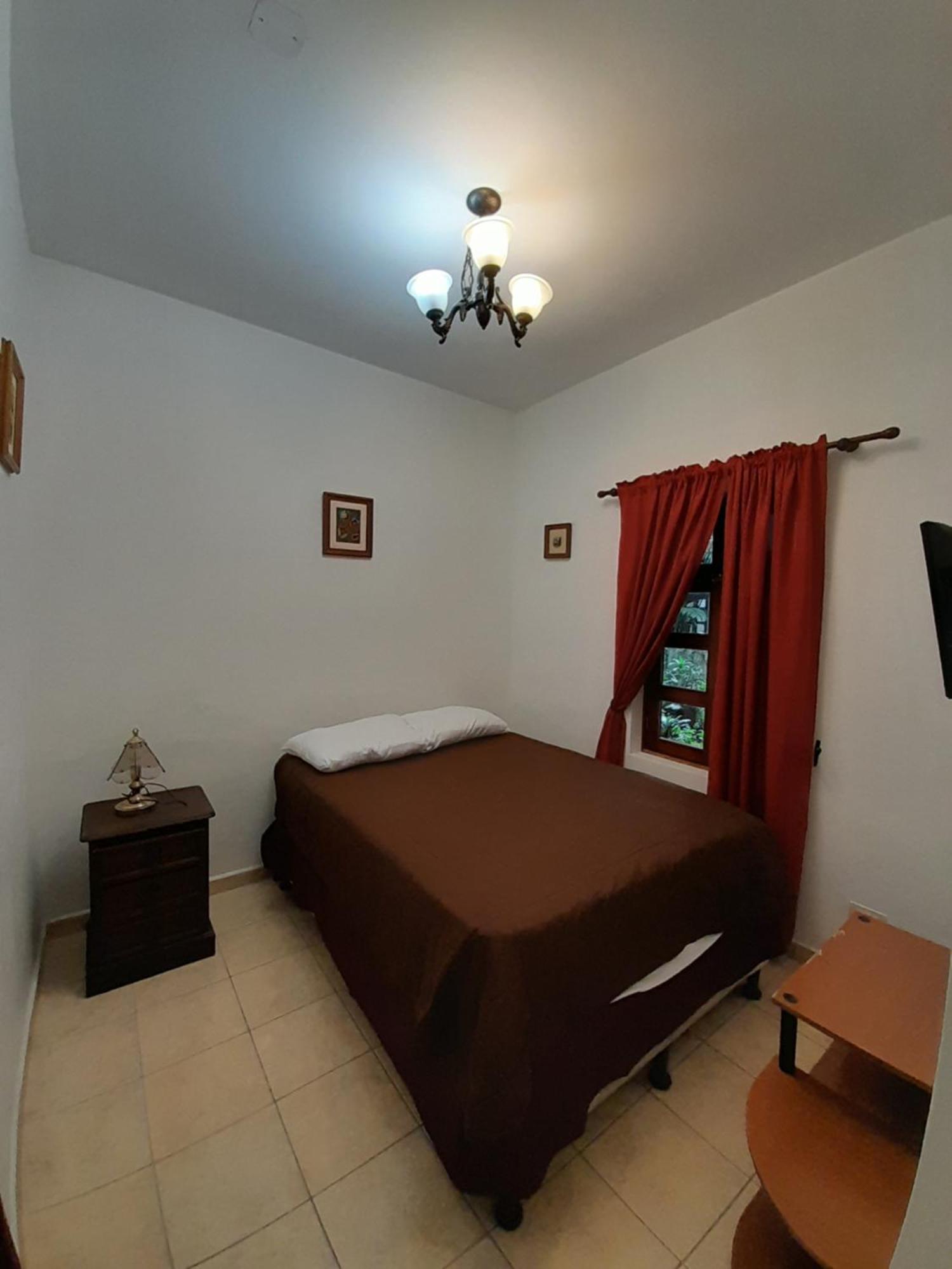 Hotel Y Jardines Casa Buho 안티구아 과테말라 외부 사진